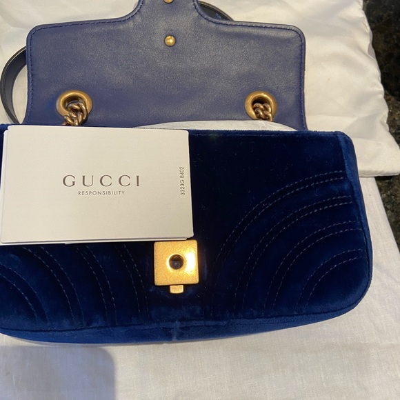 Gucci Small Velvet Matelasse Bag - Picture 10 of 13